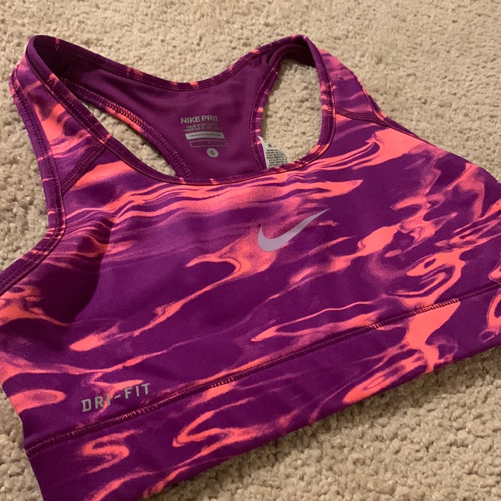 Nike Pro Waves Sports Bra Size Small— Never Worn
